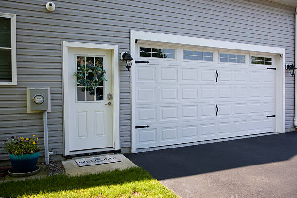 24/7 Emergency Garage Door Panel Replacement experts in Harvey, LA